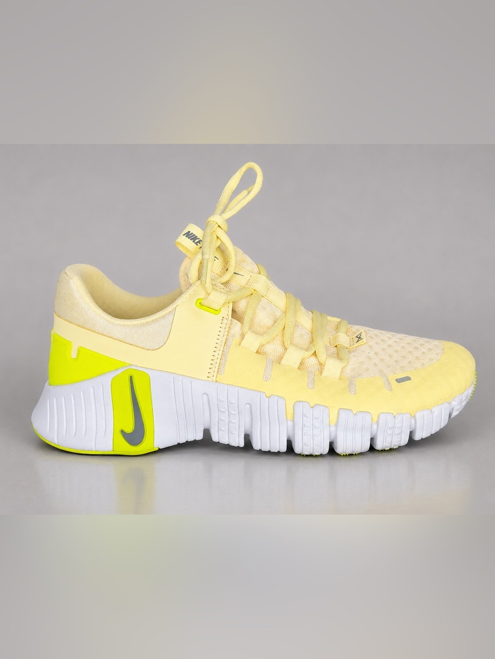 Nike Free Metcon 5 Citron Tint Volt DV3950-800 Women’s Size 9 Shoes
